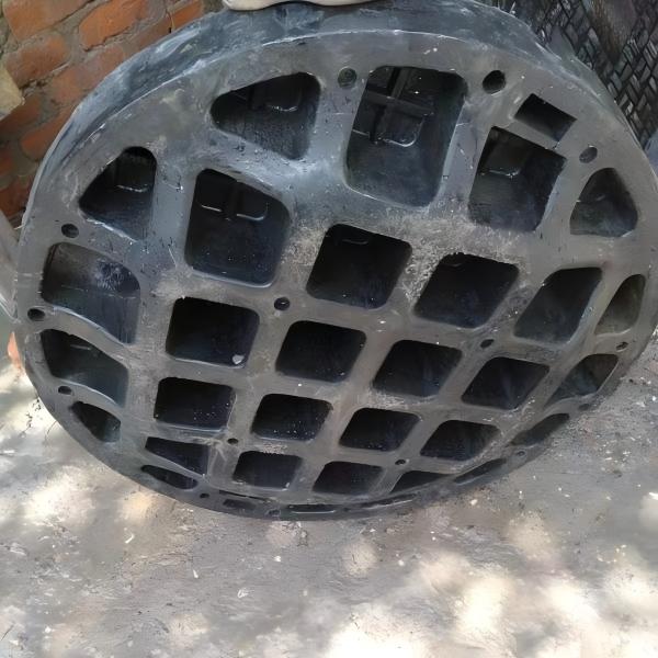 BMC manhole cover production line output: back ribs